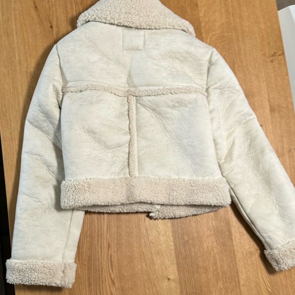 Abercrombie Cropped Suede Jacket – White, Size XS - Picture 3 of 6